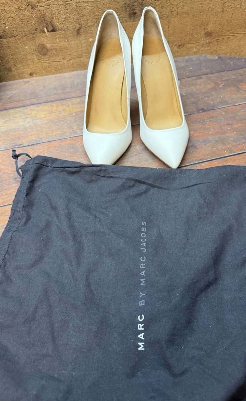 Marc By Marc Jacobs Pumps Size 39 White Leather Studded Heel